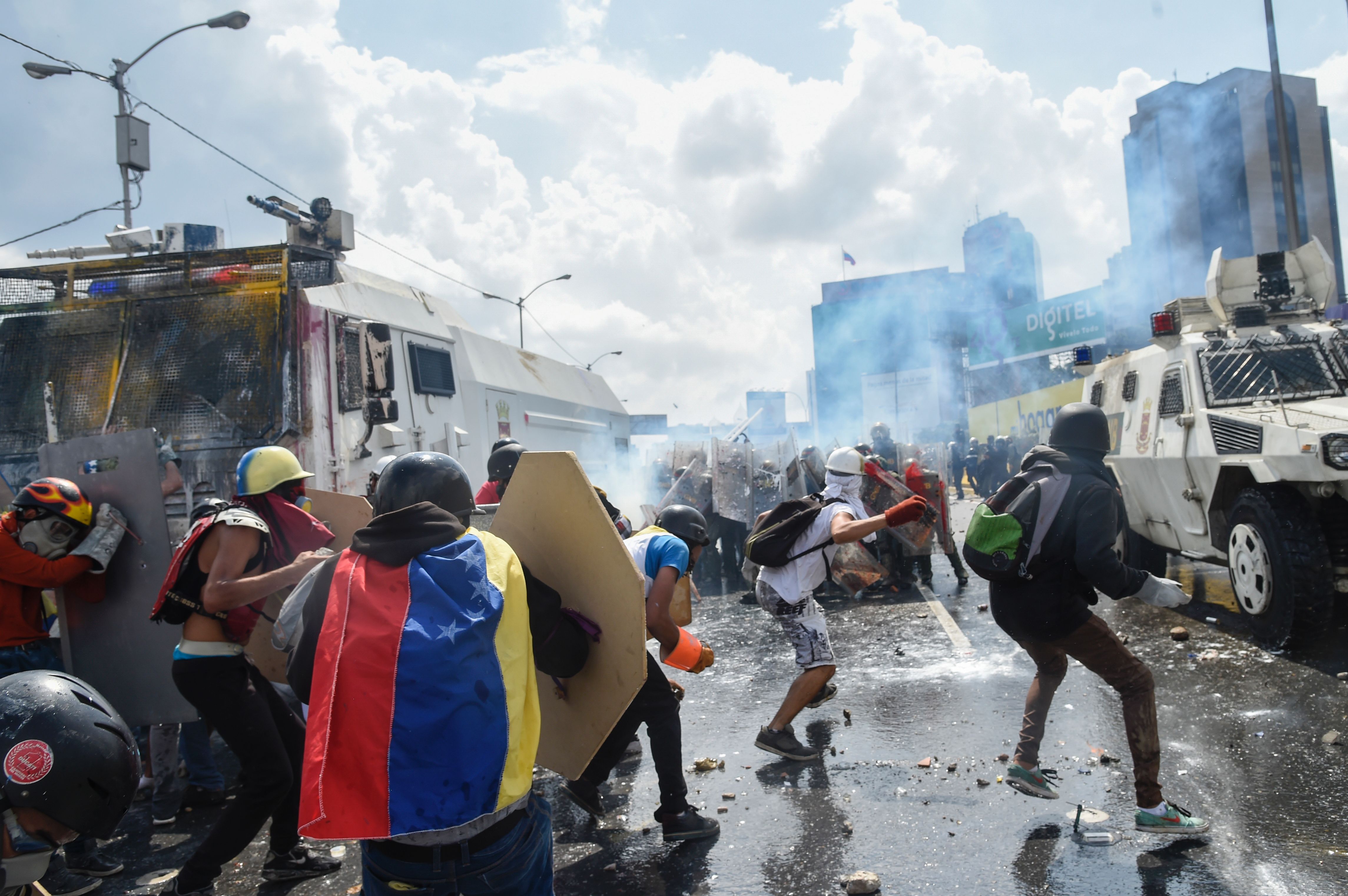 استمرار الاحتجاجات فى فنزويلا ضد رئيس البلاد