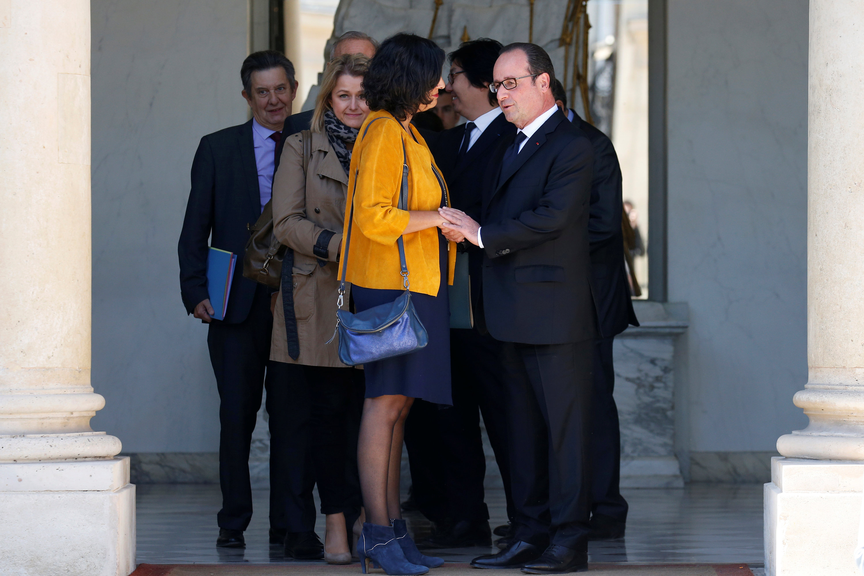 وزيرة العمل ميريام الخمرى تودع الرئيس الفرنسى السابق