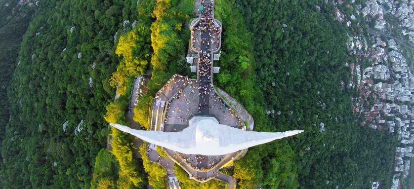 تمثال المسيح فى ريودى جانيرو.. من ارتفاع 2942 قدم