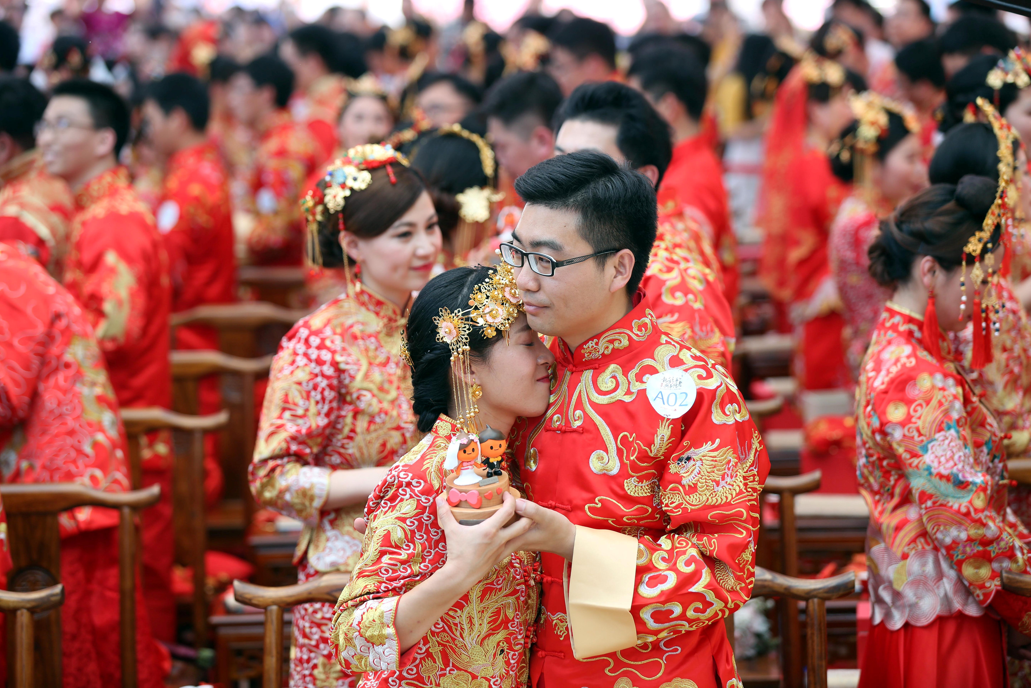 Бывший китайский. Свадьба в Китае. Традиционная китайская свадьба. Китайская культура. Свадебная церемония в Китае.