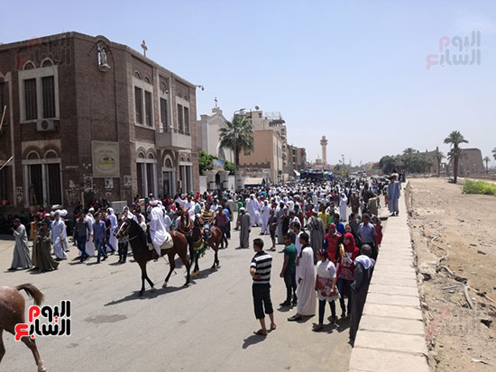 الآلاف من أبناء الأقصر ومحافظات الصعيد يشاركون فى إحياء عيد الأوبت