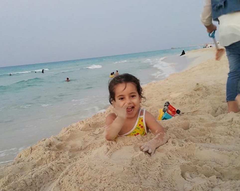 شواطئ مطروح تتميز بالهدوء والرمال البيضاء والمياه الصافية