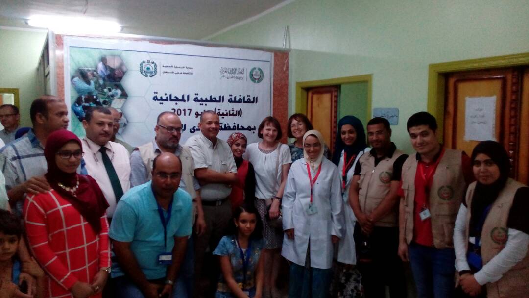 تتفقد اعمال قافلة اتحاد الاطباء العرب الخيرية