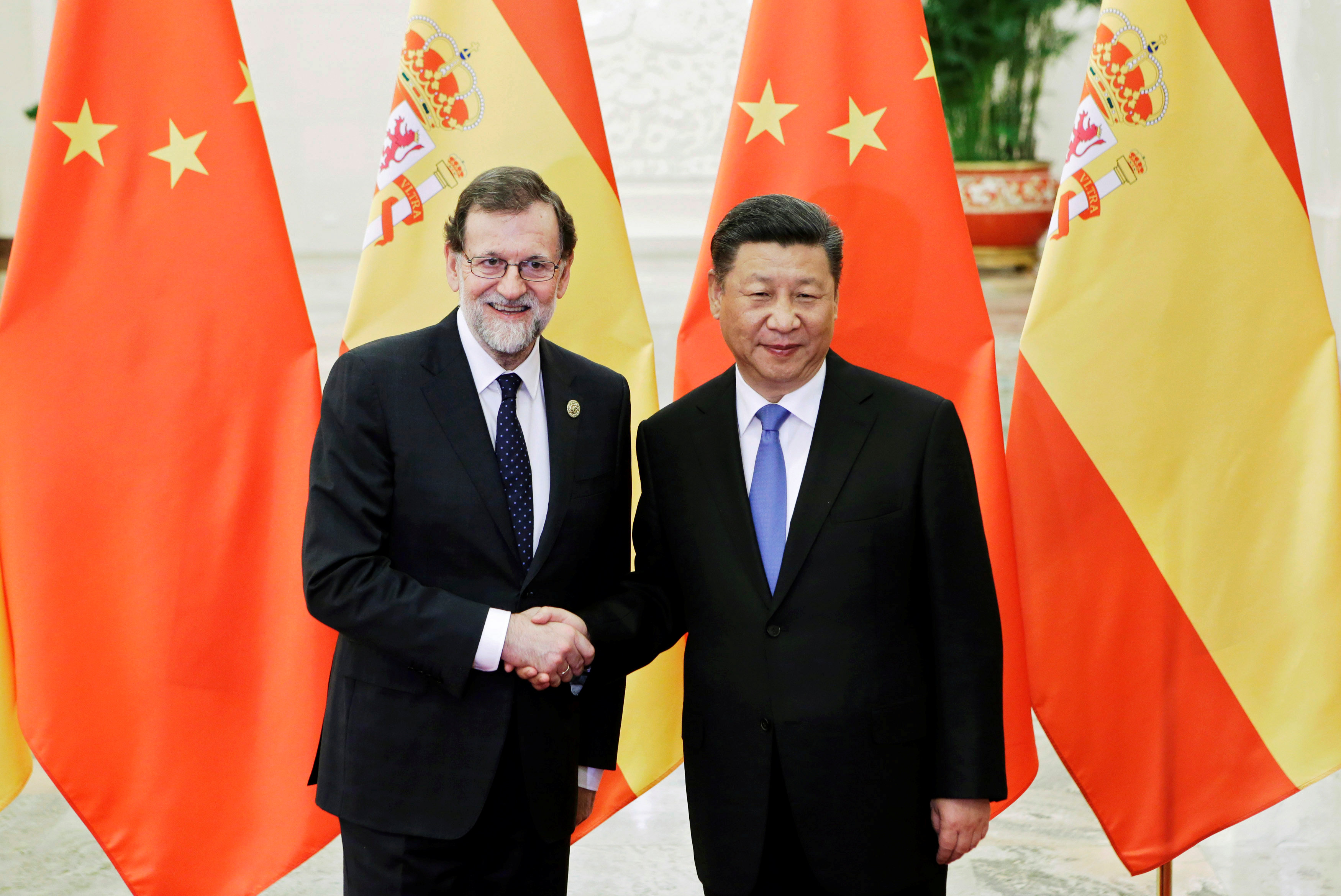 الرئيس الصينى يستقبل رئيس الوزراء الاسبانى بالطريق والحزام