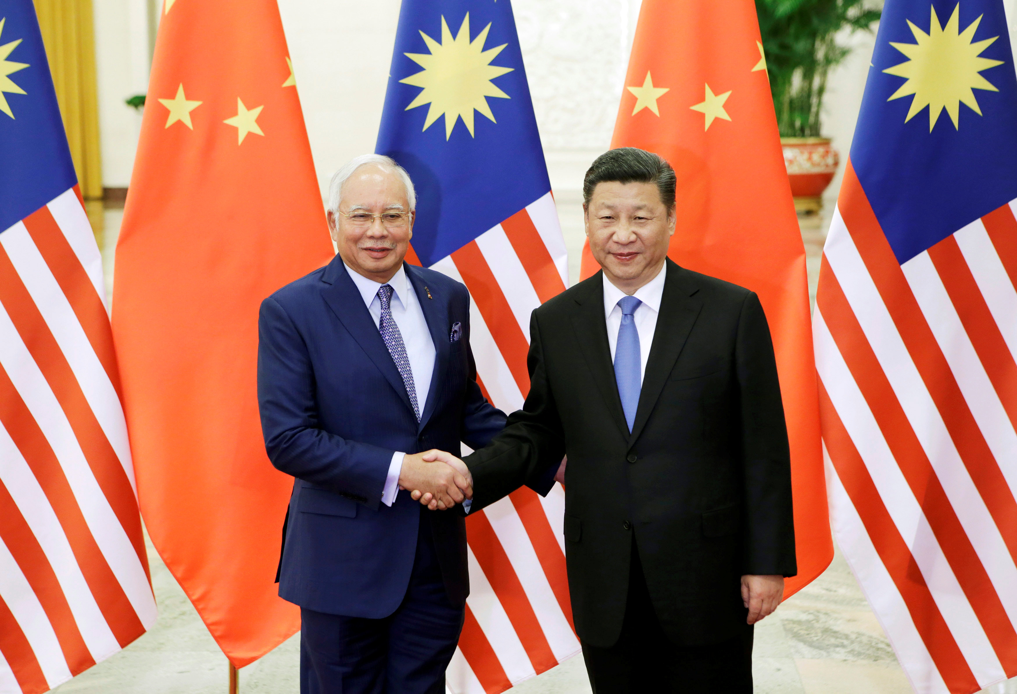 الرئيس الصينى يستقبل رئيس الوزراء الماليزى بمنتدى الطريق والحزام