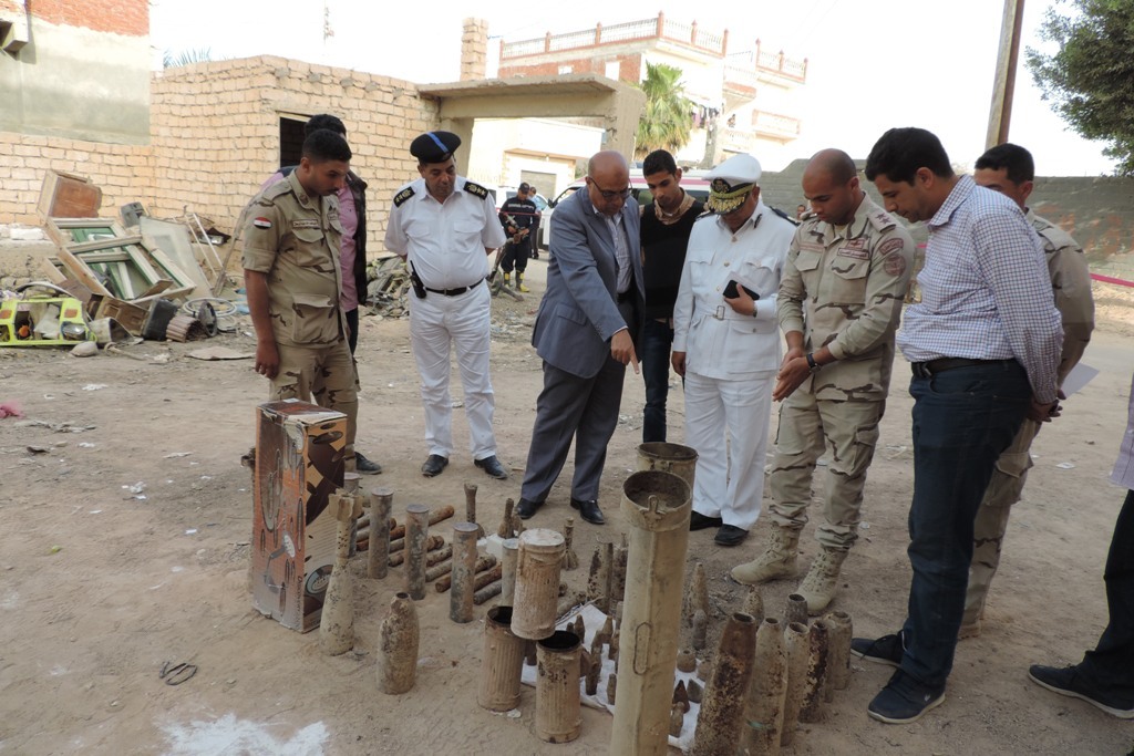 ضبط عاطل بحوزته كمية كبيرة الذخيرة الخفيفة والثقيلة  (1)