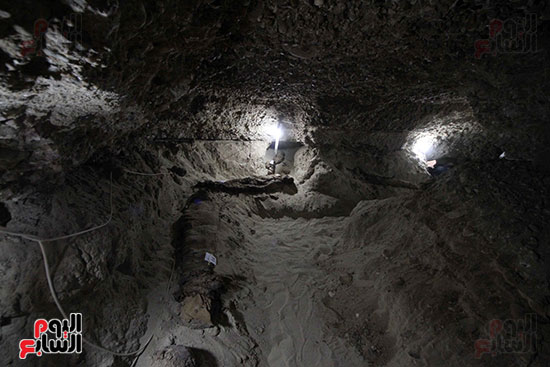 اكتشاف أول مقبرة فى تاريخ مصر الوسطى تضم 18 مومياء بالمنيا (21)