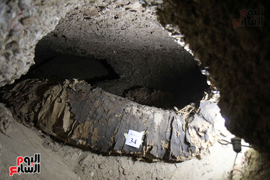 اكتشاف أول مقبرة فى تاريخ مصر الوسطى تضم 18 مومياء بالمنيا (8)