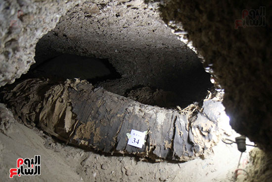 اكتشاف أول مقبرة فى تاريخ مصر الوسطى تضم 18 مومياء بالمنيا (7)