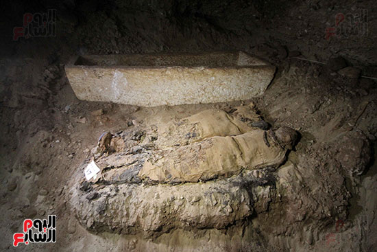 اكتشاف أول مقبرة فى تاريخ مصر الوسطى تضم 18 مومياء بالمنيا (18)