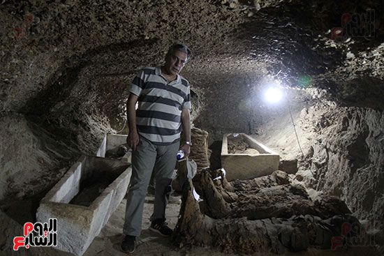 اكتشاف أول مقبرة فى تاريخ مصر الوسطى تضم 18 مومياء بالمنيا (37)