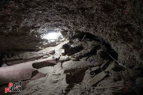 اكتشاف أول مقبرة فى تاريخ مصر الوسطى تضم 18 مومياء بالمنيا (26)