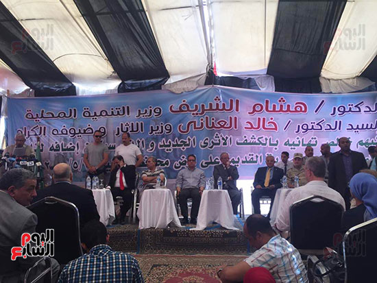 مؤتمر جامعة القاهرة لإعلان تفاصيل الكشف الأثرى الجديد بالمنيا (4)
