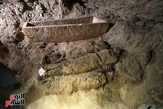 اكتشاف أول مقبرة فى تاريخ مصر الوسطى تضم 18 مومياء بالمنيا (17)