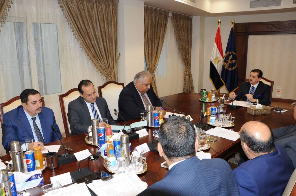 إجتماع برئاسة اللواء طارق عطية مساعد الوزير لقطاع الإعلام والعلاقات (1)