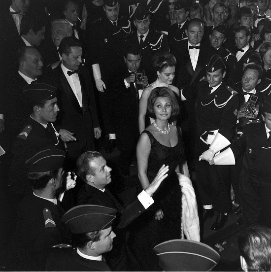 فستان صوفيا لورين فى مهرجان كان عام 1962
