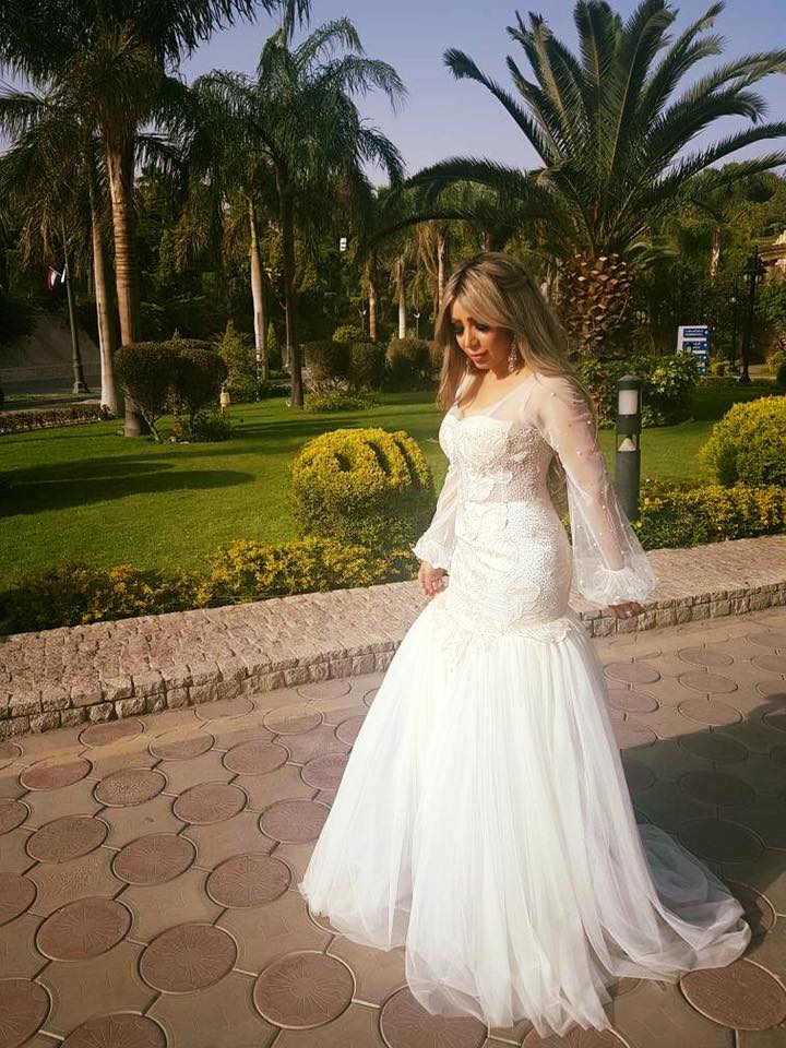 إيمان بفستان الزفاف