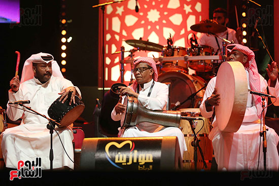 wiz khalifa يرقص مع جمهور موازين والمهندس يغنى من وضع الثبات (10)