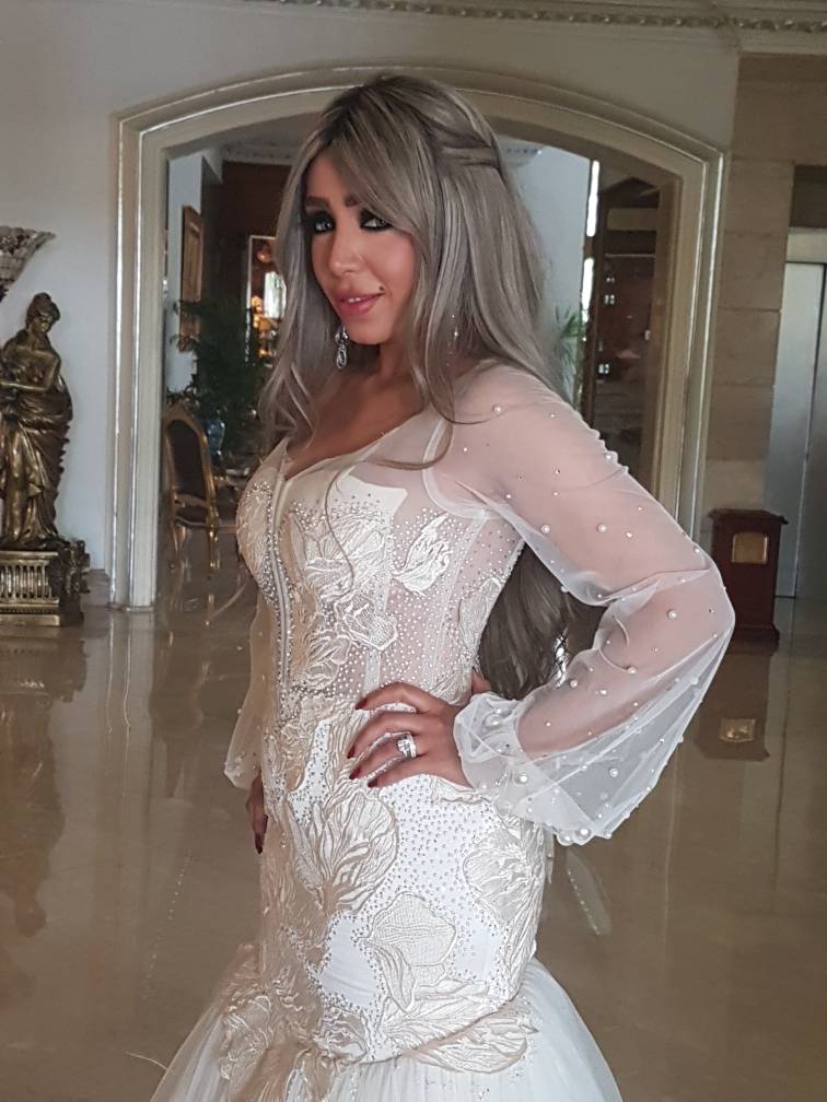 الاعلامية إيمان أبو طالب يوم زفافها