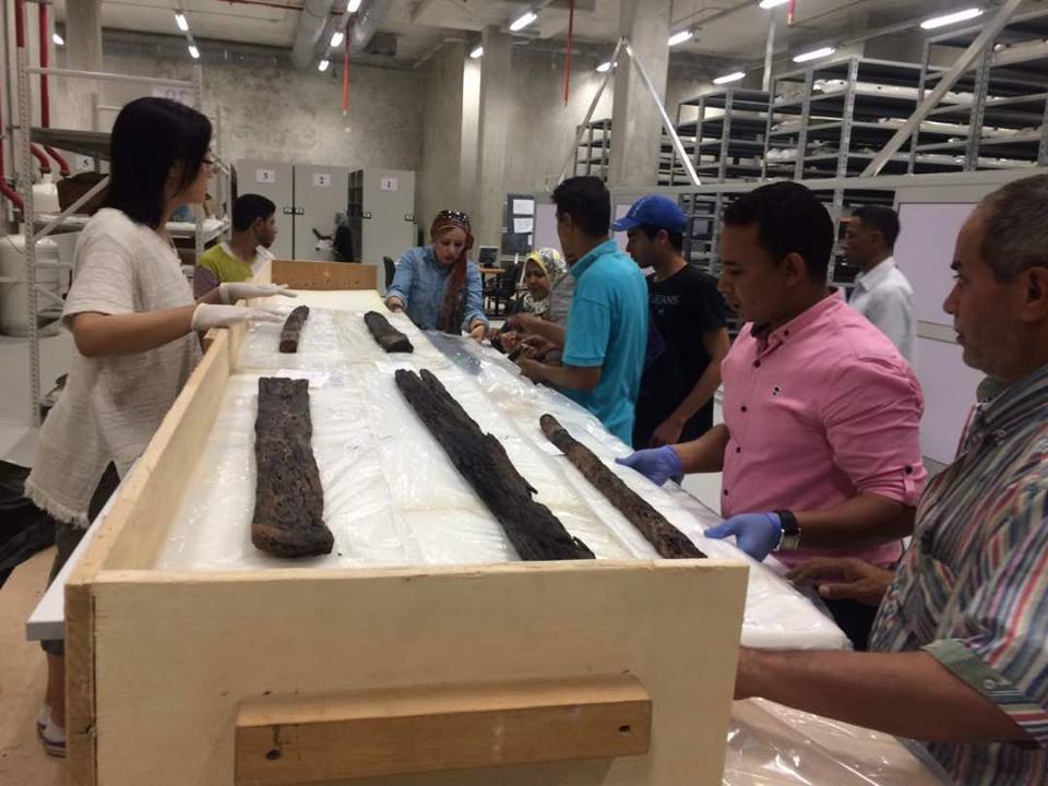 المتحف الكبير يستقبل ٦٠ قطعة من أخشاب مركب الملك خوفو  (3)