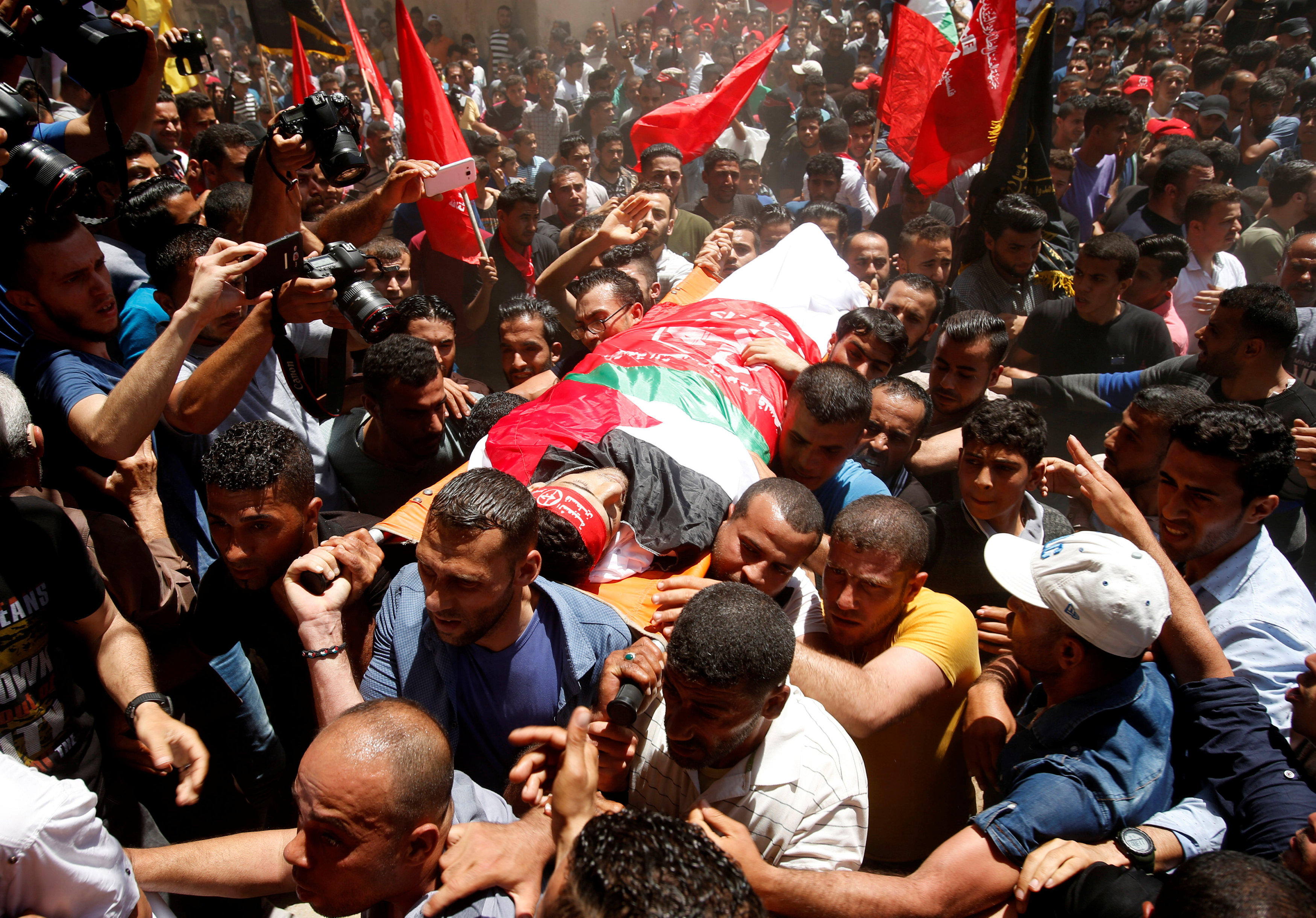 جنازة صياد فلسطينى استشهد برصاص البحرية الاسرائيلية (2)
