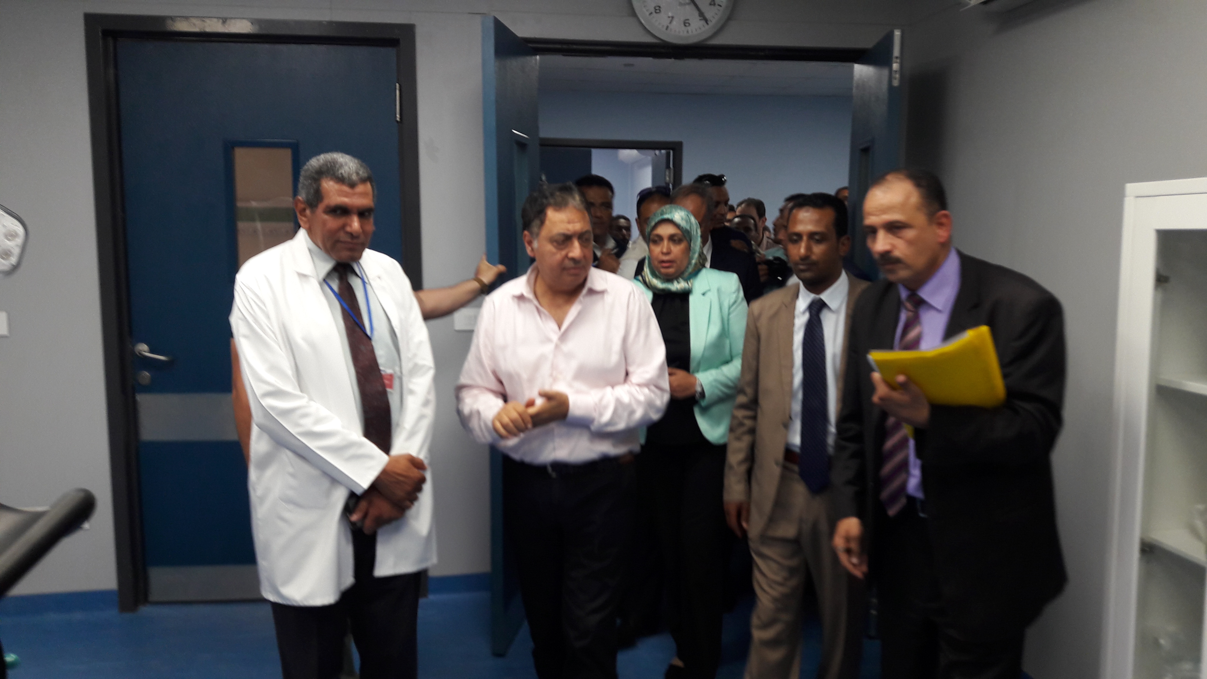 وزير الصحة ومحافظ البحر الأحمر يتفقدان مستشفى الشلاتين
