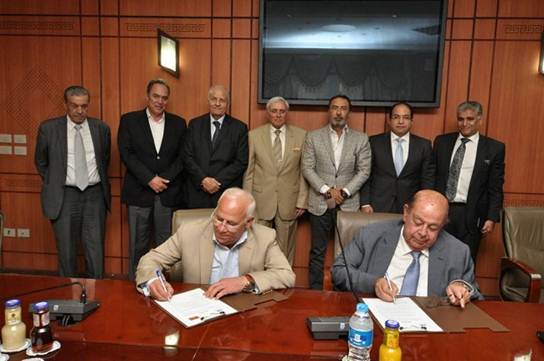 توقيع بروتوكول تعاون بين جمعية رجال الأعمال ومحافظ بورسعيد