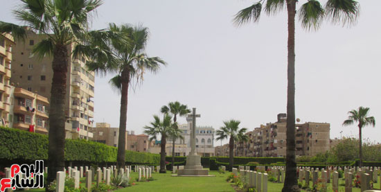 مقابر رفات جنود من كندا وجنوب أفريقيا وأستراليا وأمريكا وصربيا وهنود من الحرب العالمية الثانية