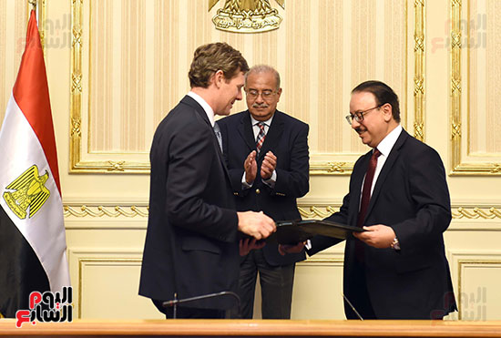 رئيس الوزراء يشهد توقيع اتفاقية تعاون بين مصر وشركة فيزا العالمية  (4)