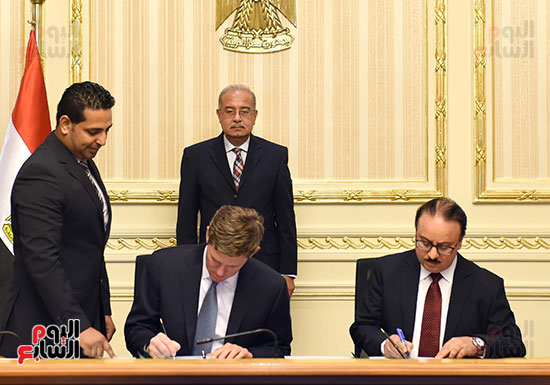 رئيس الوزراء يشهد توقيع اتفاقية تعاون بين مصر وشركة فيزا العالمية  (2)