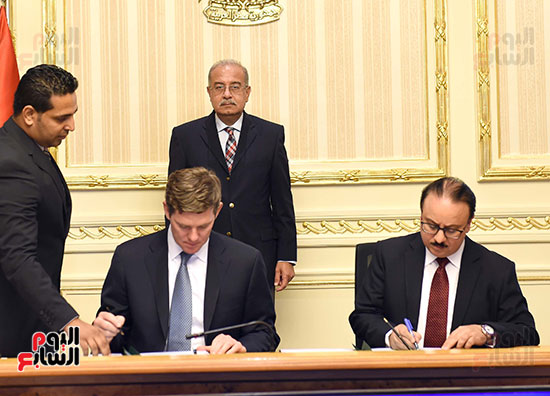 رئيس الوزراء يشهد توقيع اتفاقية تعاون بين مصر وشركة فيزا العالمية  (1)
