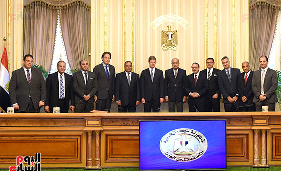 رئيس الوزراء يشهد توقيع اتفاقية تعاون بين مصر وشركة فيزا العالمية  (6)