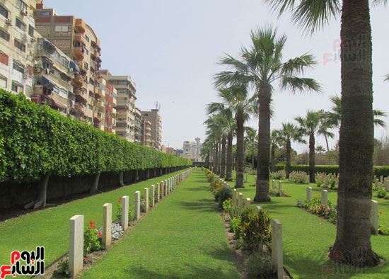 المدخل الرئيسى لمقابر الكومنولث التى تشرف عليها بريطانيا