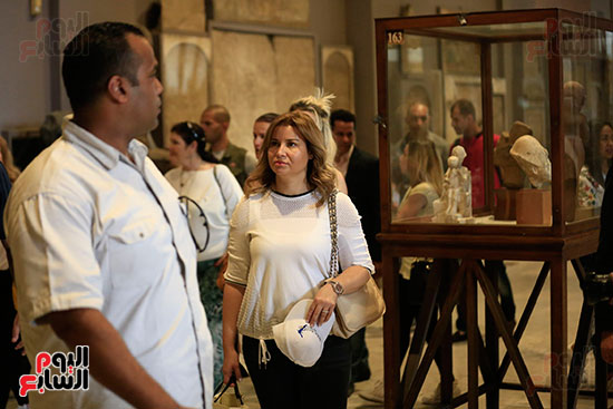 أسرة كريستيانو رونالدو فى المتحف المصرى (23)