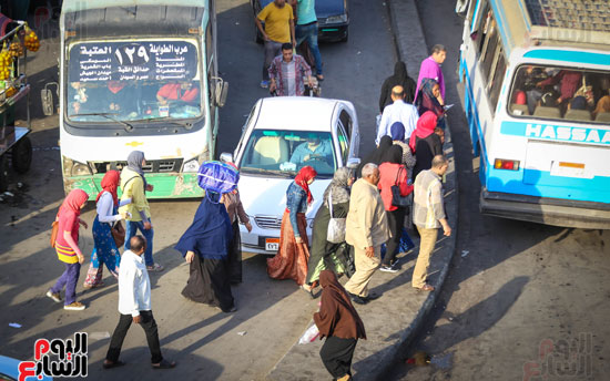 الباعة الجائلون ينتشرون بالعتبة وشارع الجيش بباب الشعرية (13)