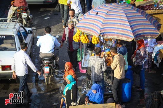 الباعة الجائلون ينتشرون بالعتبة وشارع الجيش بباب الشعرية (8)