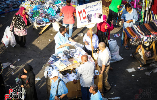 الباعة الجائلون ينتشرون بالعتبة وشارع الجيش بباب الشعرية (7)