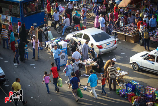 الباعة الجائلون ينتشرون بالعتبة وشارع الجيش بباب الشعرية (15)