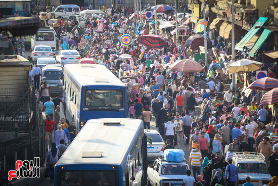الباعة الجائلون ينتشرون بالعتبة وشارع الجيش بباب الشعرية (1)