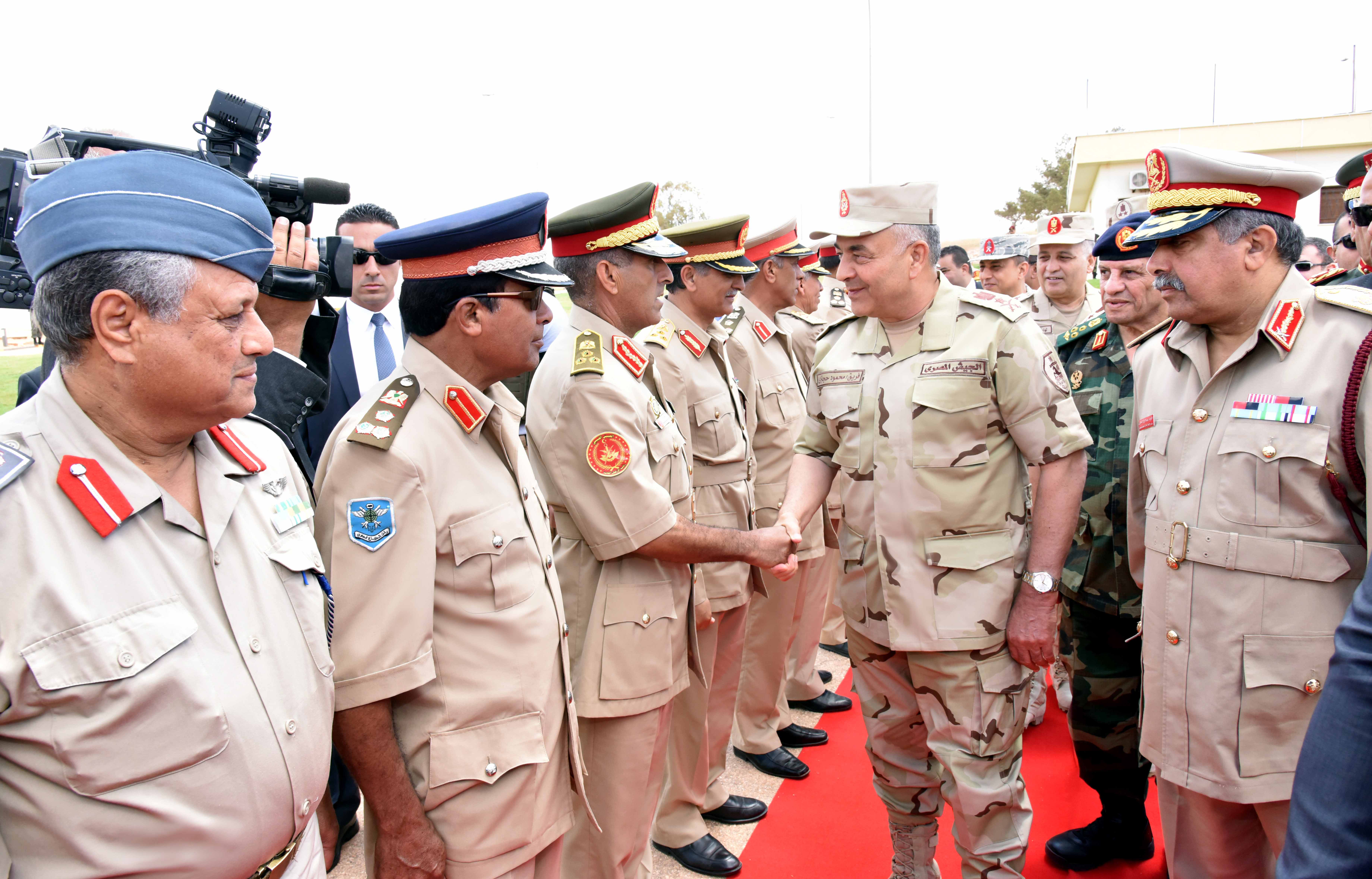 رئيس الأركان يشارك فى احتفال الجيش الليبى (3)