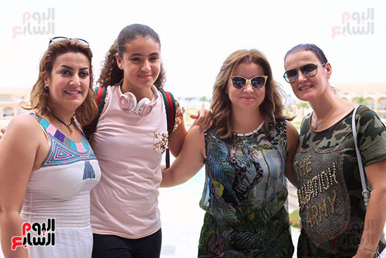عائلة رونالدو تصل شرم الشيخ لحضور حفل افتتاح أكبر أكوا بارك بالشرق الأوسط (3)