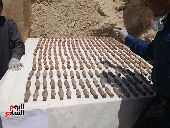 أكثر من 1000 تمثال من الطين المحروق اكتشفت بالمقبرة الاقصر