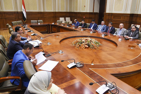 أعضاء لجنة الصحة مع وفد لجنة الصحة والبيئة بالبرلمان العراقى