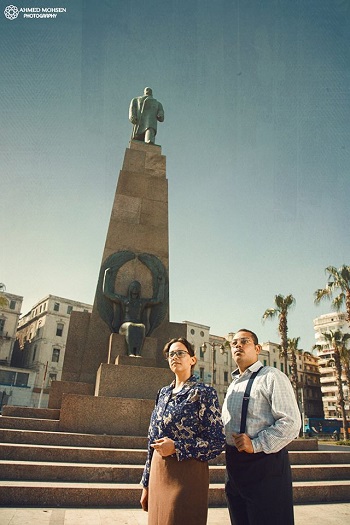 عند تمثال سعد زغلول