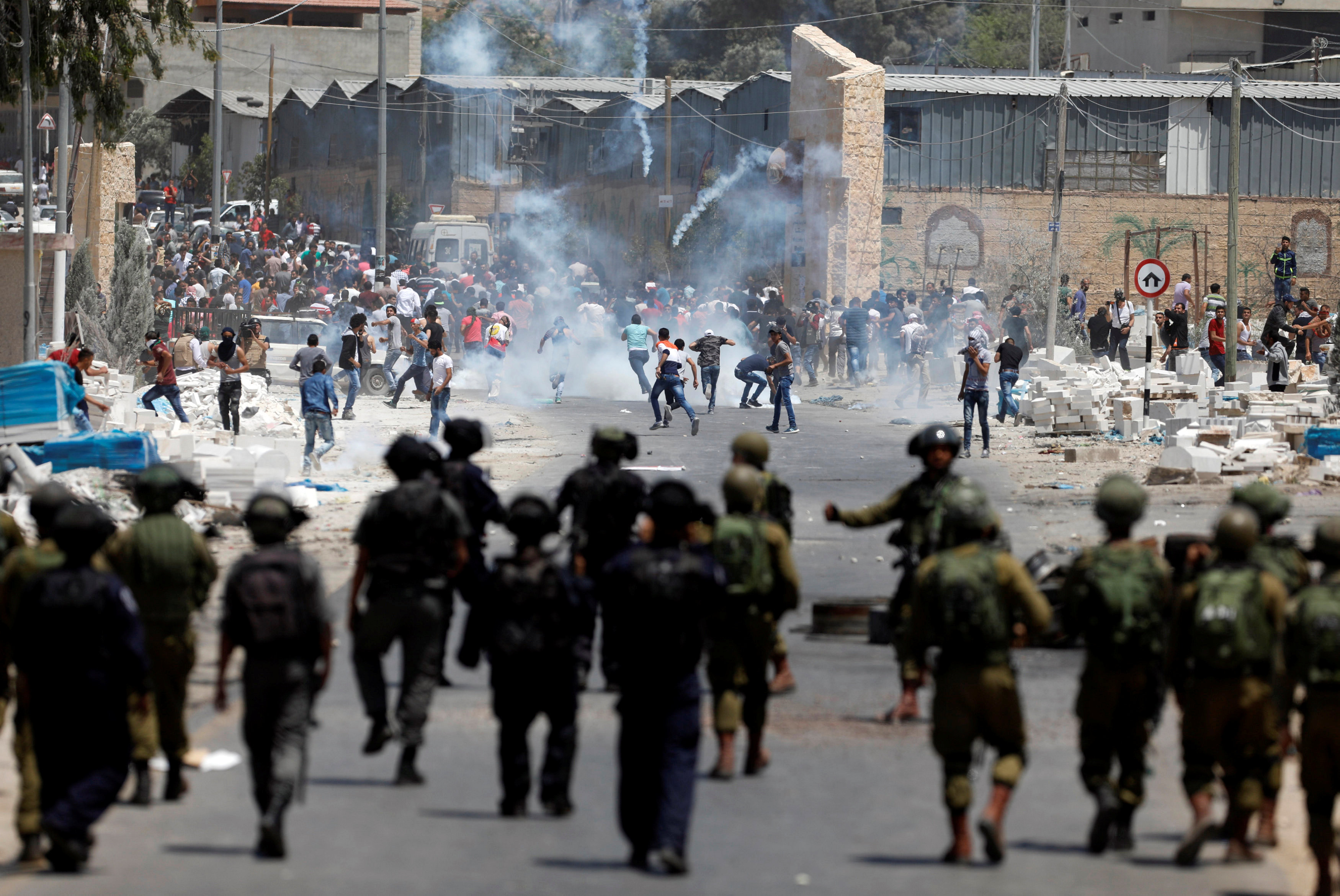مواجهات بين قوات الاحتلال وفلسطينيين بقرية بيتا