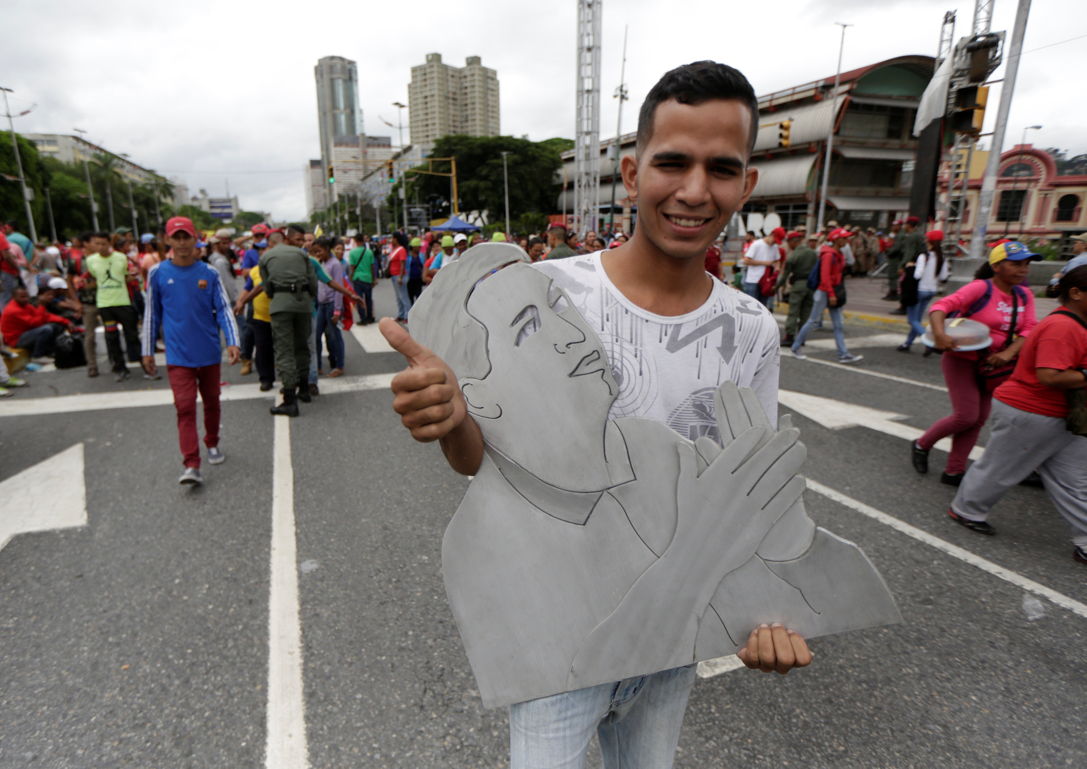 أنصار الرئيس الفنزويلى مادورو