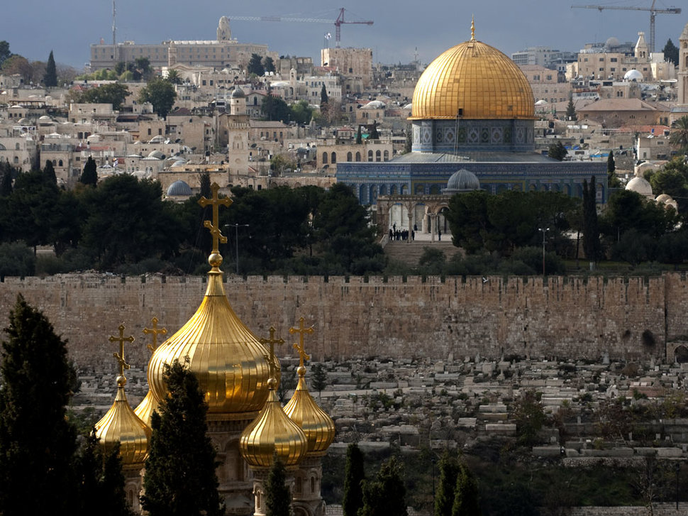 القدس المحتلة ومقدساتها الاسلامية والمسيحية