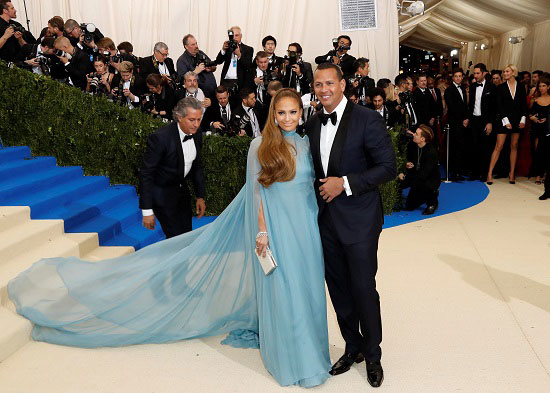 جنيفر رو اليكس فى الحفل 