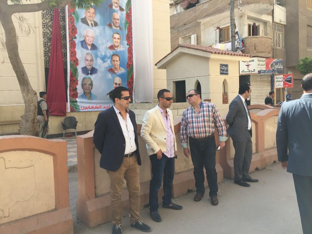 7-   تواجد أمني أمام الكنيسة