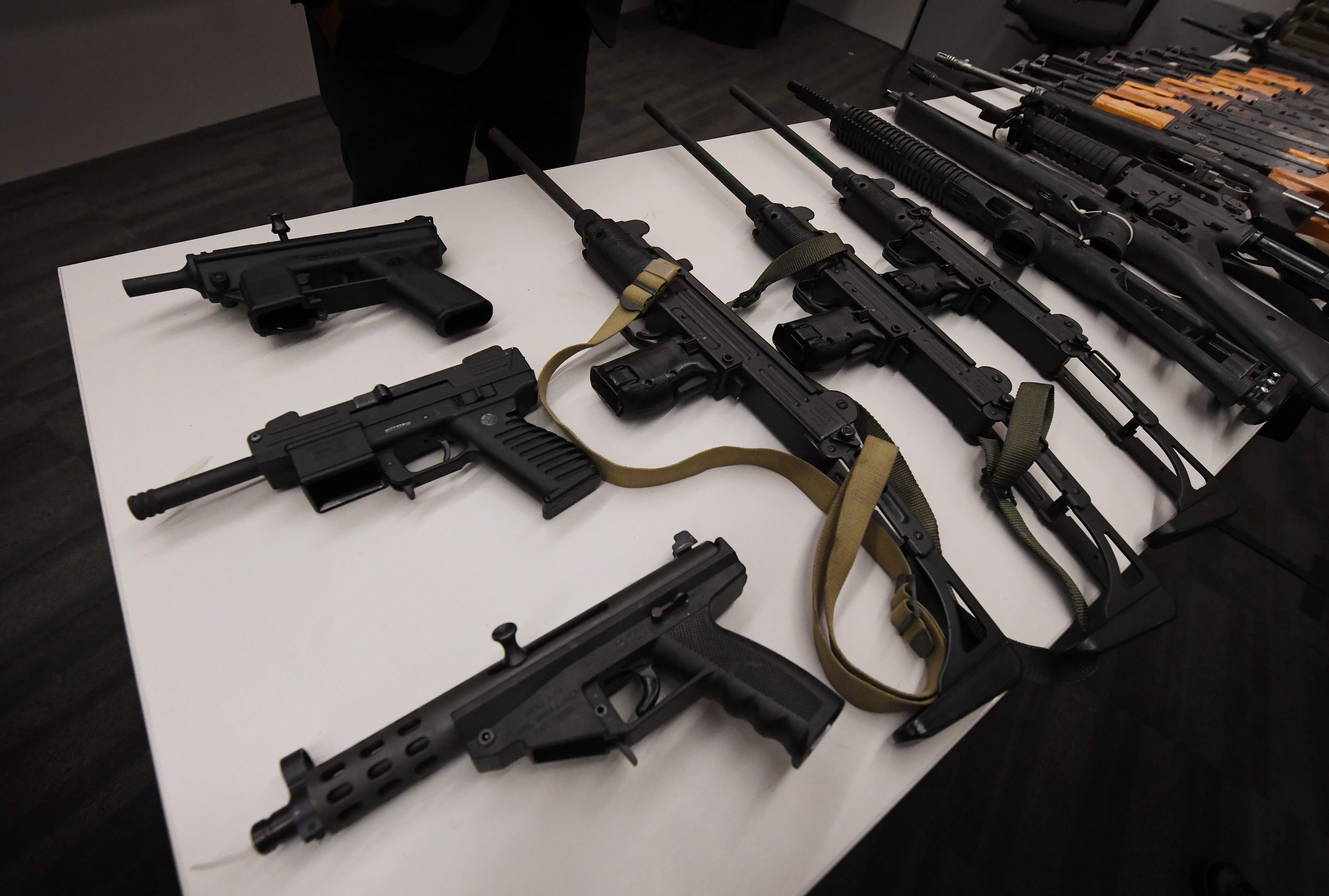 شرطة لوس أنجلوس تشترى الأسلحة من المواطنين